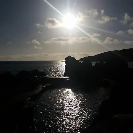 Sky T2, Vista Mar E Piscina Em Varadouro, Faial Capelo