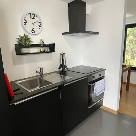 Sky T2, Vista Mar E Piscina Em Varadouro, Faial * Capelo