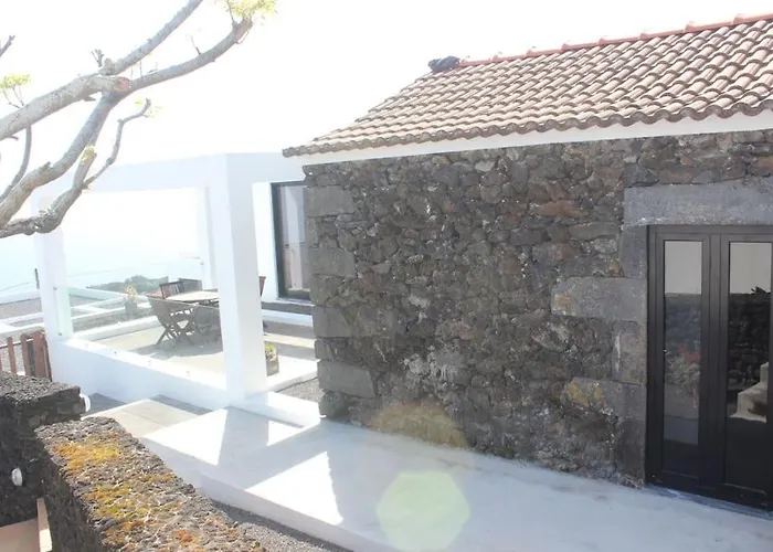 Sky T2, Vista Mar E Piscina Em Varadouro, Faial * Capelo